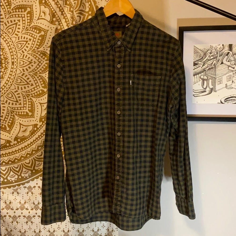 Levi’s Green Plaid Button Down